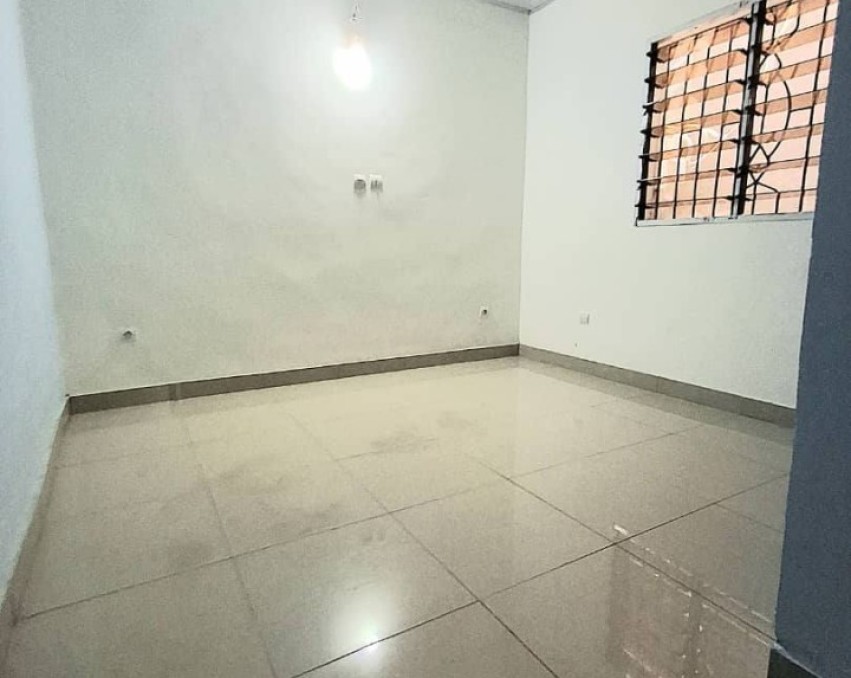 1 CHAMBRE SALON A LOUER ABIDJAN bingerville nouvelle gare non loin de la villa du chef awaka