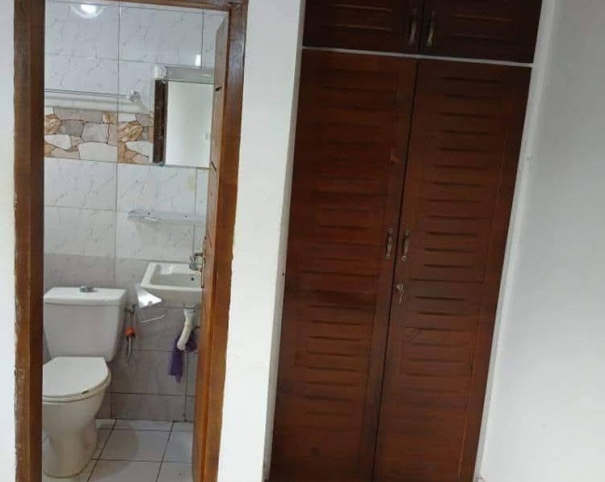 1 CHAMBRE SALON A LOUER ABIDJAN bingerville après le supermarché BONPRIX