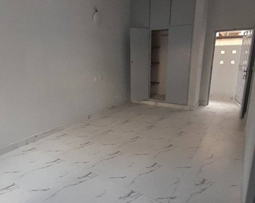 STUDIO A LOUER ABIDJAN COCODY RIVIERA PALMERAIE NON LOIN DE L'ÉCOLE GRÂCE DIVINE