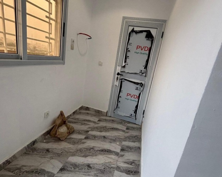 1 CHAMBRE SALON A LOUER ABIDJAN cocody rivera faya secteur Jules Verne
