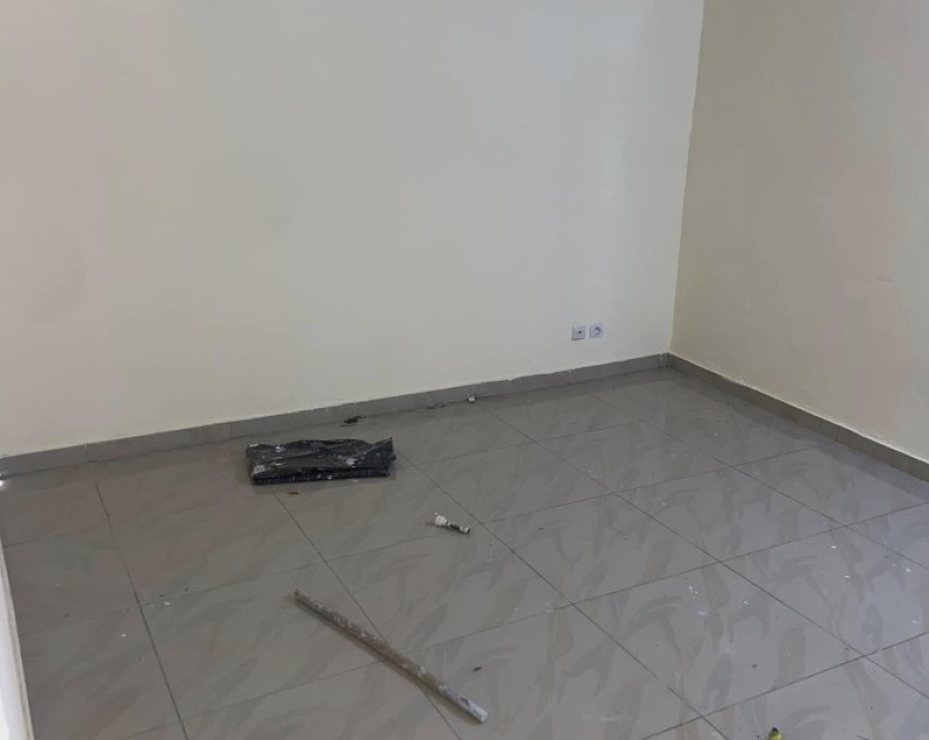 1 CHAMBRE SALON A LOUER ABIDJAN BINGERVILLE GARAGE ORANGE MAISON BLANCHE