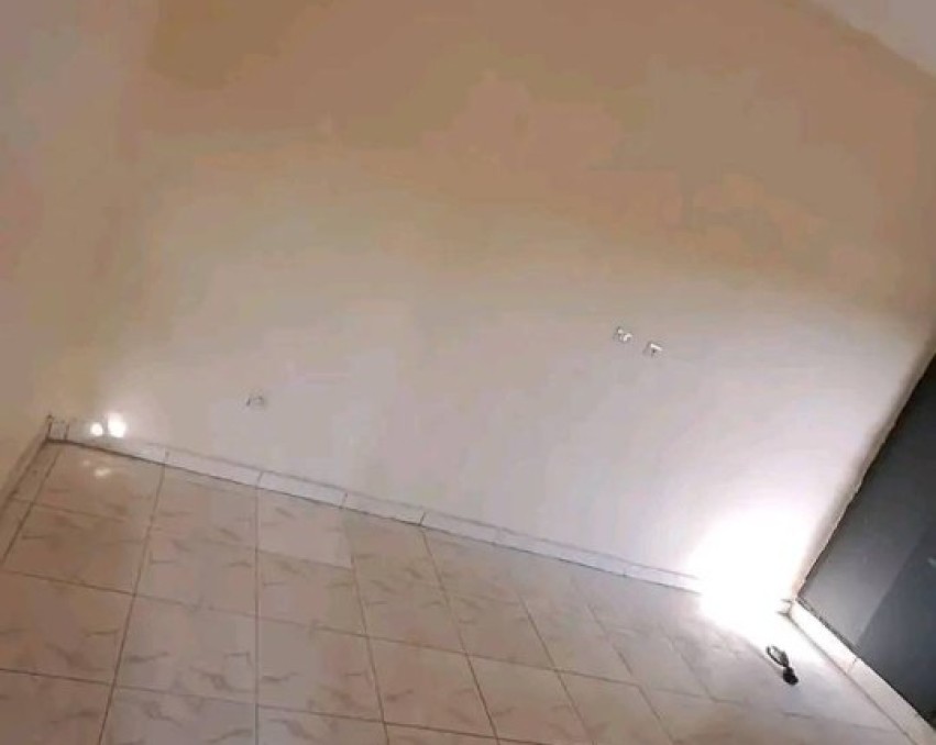 1 CHAMBRE SALON A LOUER ABIDJAN BINGERVILLE. GARAGE ORANGE  APRÈS LA NOUVELLE GARE