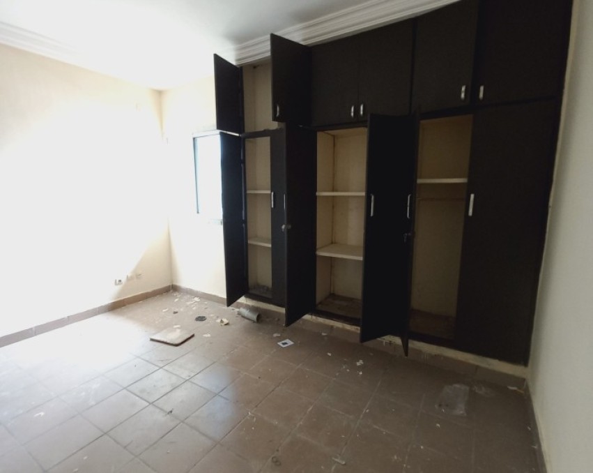 2 CHAMBRES SALON A LOUER ABIDJAN Cocody angré château cité militaire juste à côté du bitume