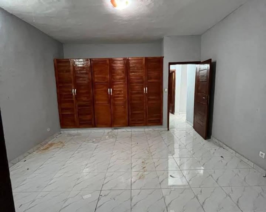 2 CHAMBRES SALON A LOUER ABIDJAN bingerville supermarché Bonprix