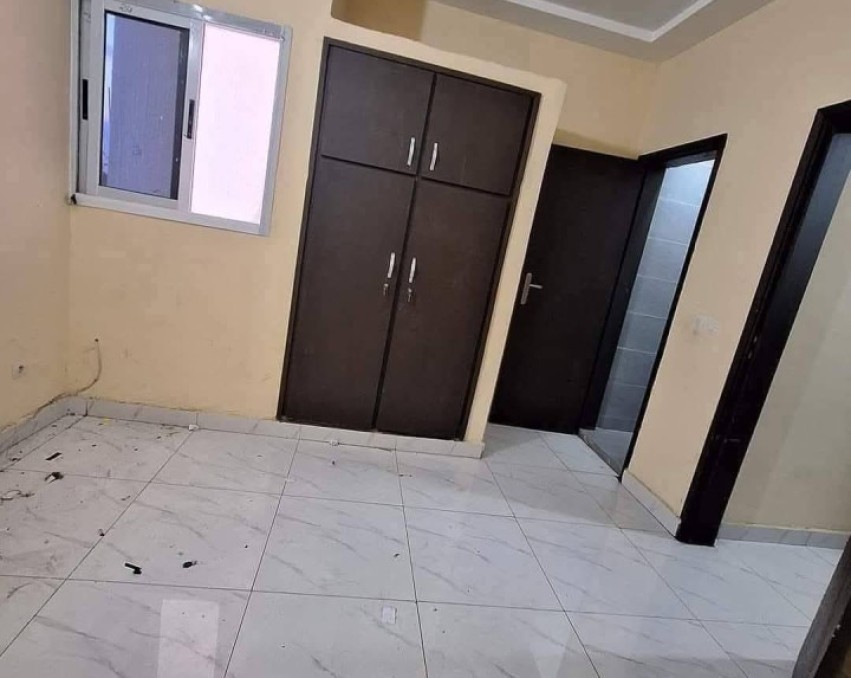 STUDIO A LOUER ABIDJAN Cocody Angré château après le terrain sotra cité Orange