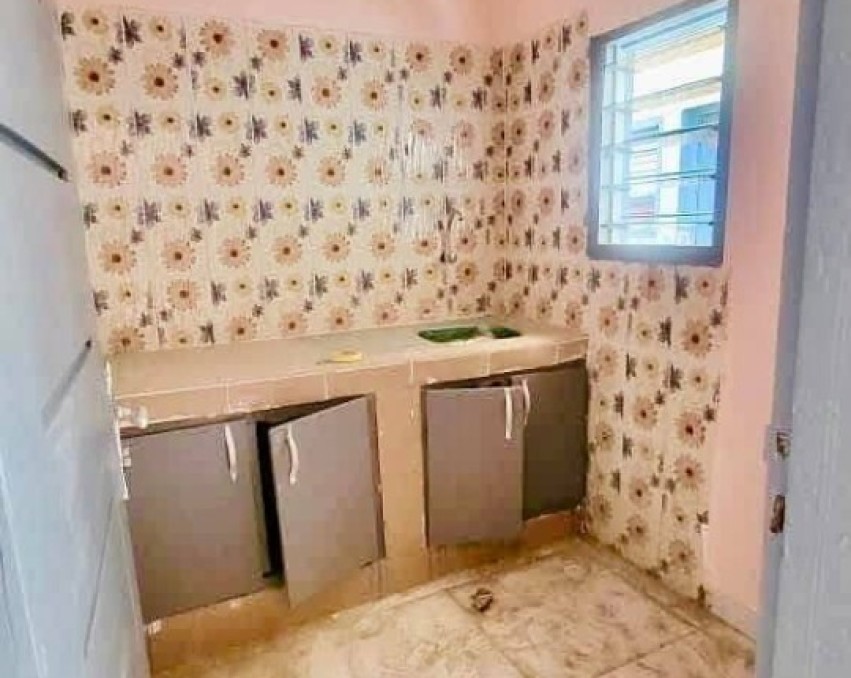 1 CHAMBRE SALON A LOUER ABIDJAN BINGERVILLE NON LOIN DU LYCÉE SAINT CYRILLE