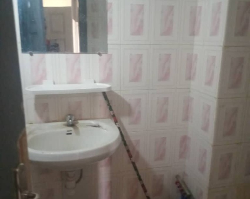 1 CHAMBRE SALON A LOUER ABIDJAN Cocody Riviera palmeraie zone pharmacie Enica