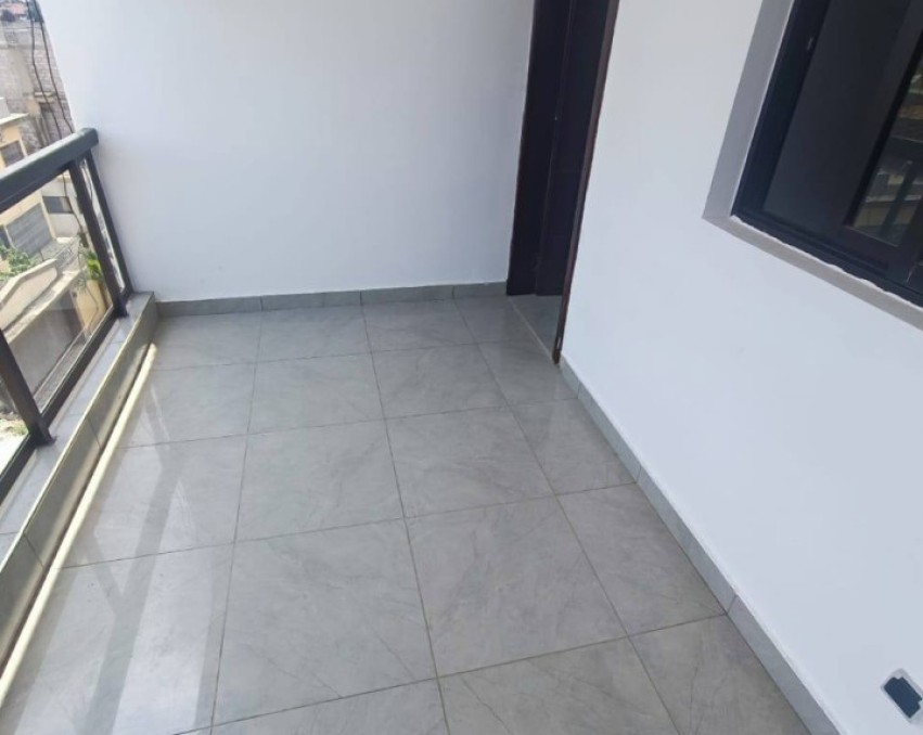 2 CHAMBRES SALON A LOUER ABIDJAN COCODY ANGRE 8 ÈME TRANCHE DERRIÈRE LA CITÉ ARCADES