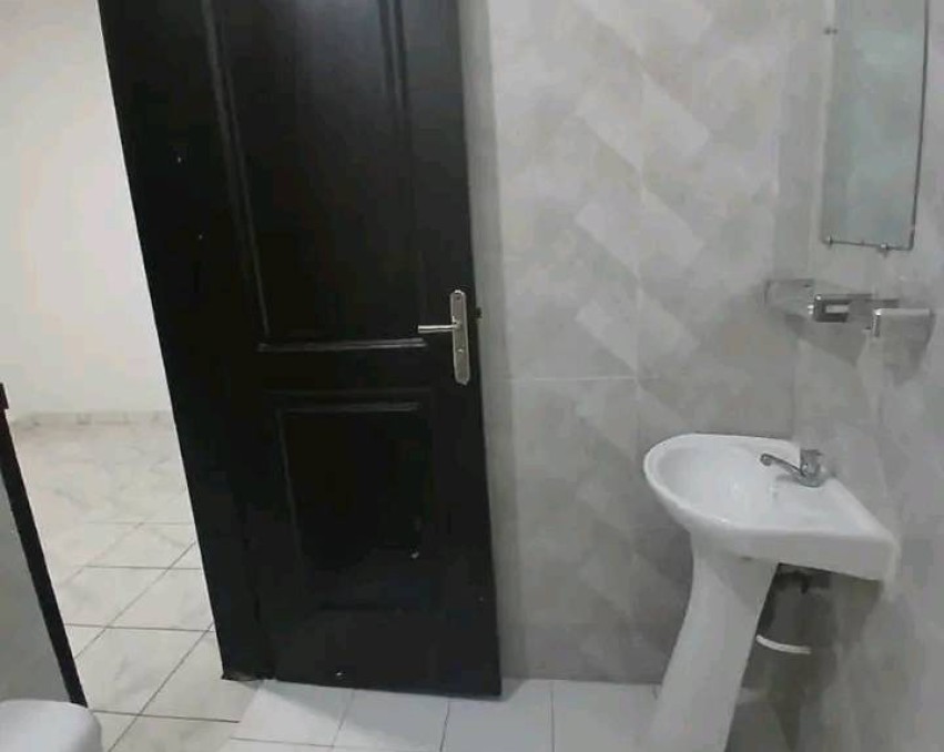 2 CHAMBRES SALON A LOUER ABIDJAN BINGERVILLE après l'hôpital mère enfant