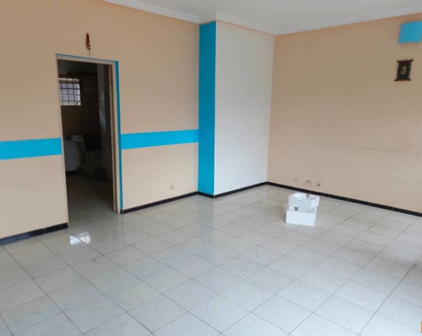 1 CHAMBRE SALON A LOUER ABIDJAN Cocody riviera palmeraie