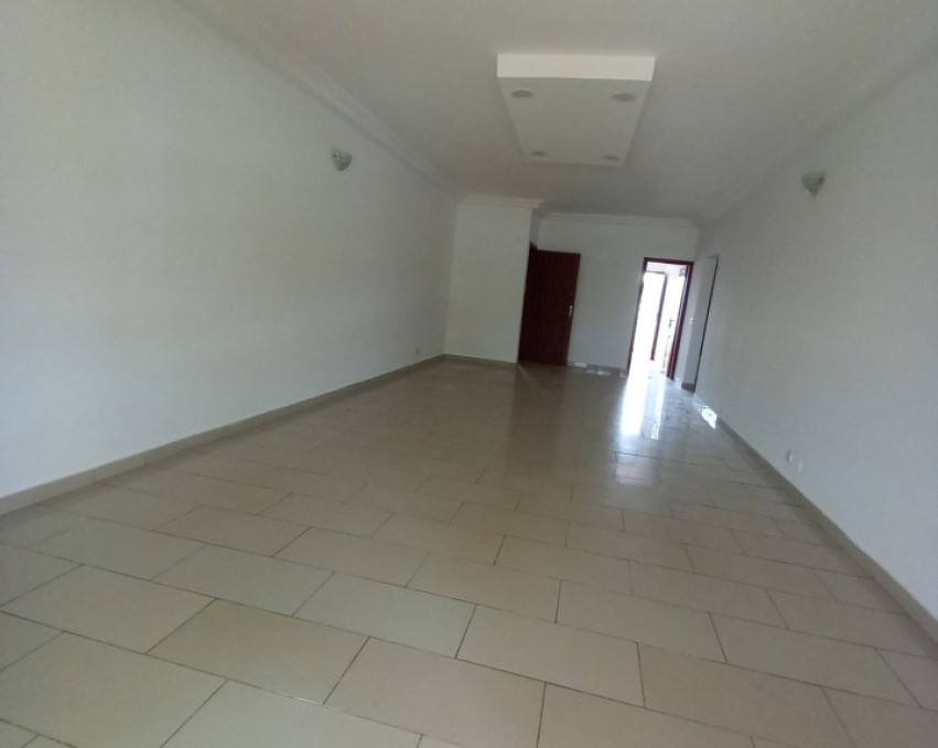 2 CHAMBRES SALON A LOUER ABIDJAN COCODY RIVIERA PALMERAIE GUIRAUD