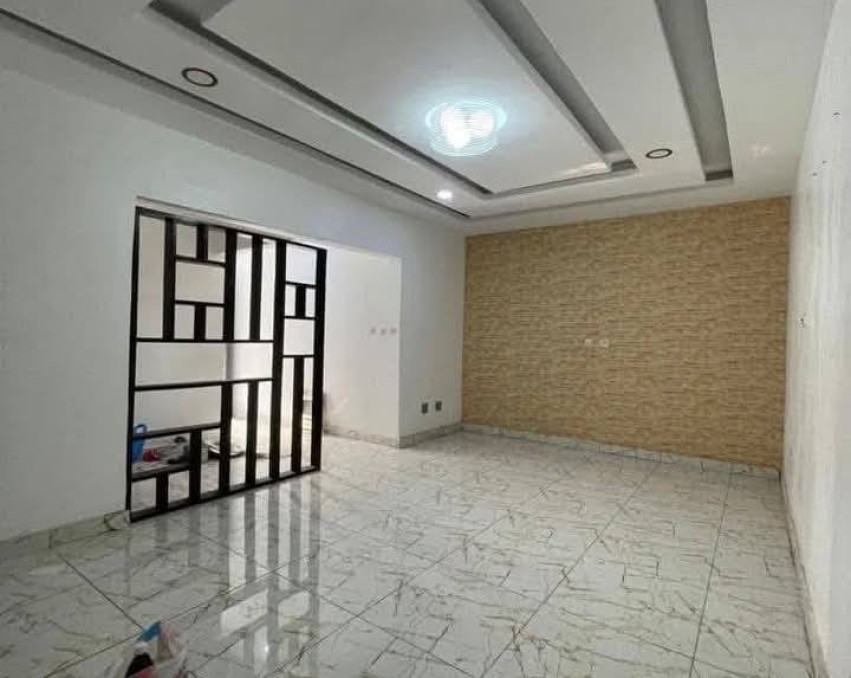 1 CHAMBRE SALON A LOUER ABIDJAN Cococdy Riviera Triangle non loin de Top Bâtiment