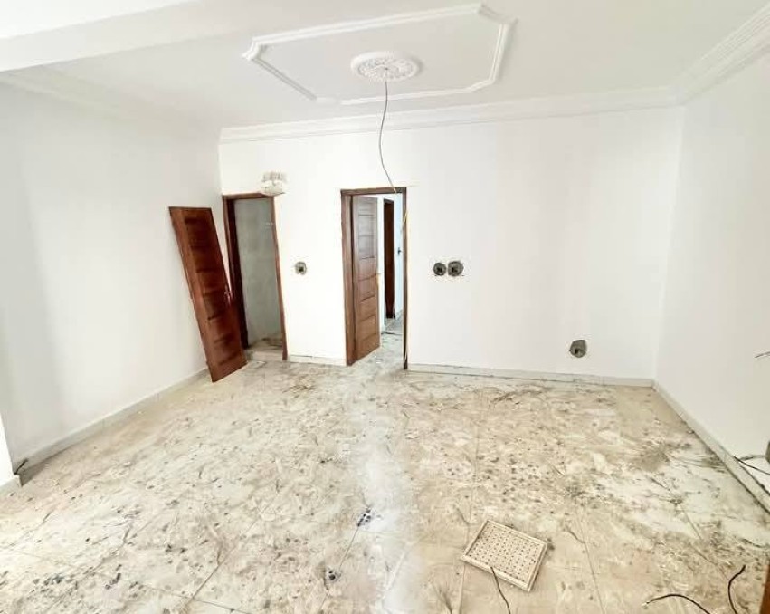 1 CHAMBRE SALON A LOUER ABIDJAN Cocody angré Nouveau chu