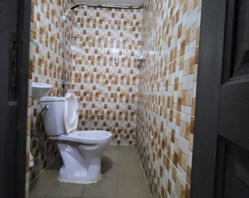 CHAMBRE ENTREE COUCHE ABIDJAN Cocody faya dans la cité de laurier 9