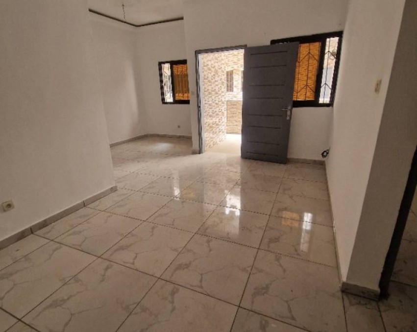 1 CHAMBRE SALON A LOUER ABIDJAN Cocody feh kessé