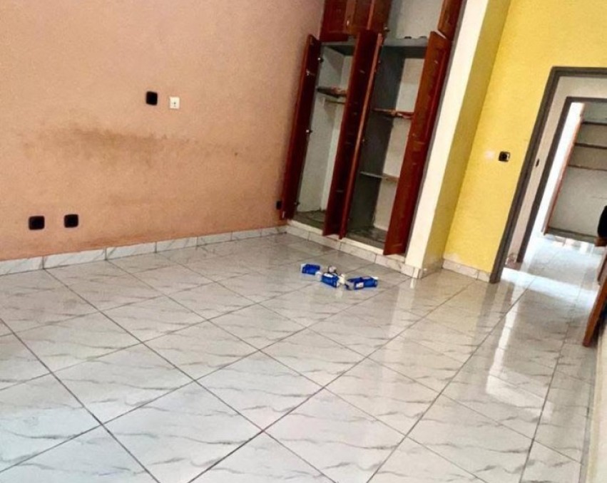 2 CHAMBRES SALON A LOUER ABIDJAN Cocody Riviera FAYA abatta bceao en bas