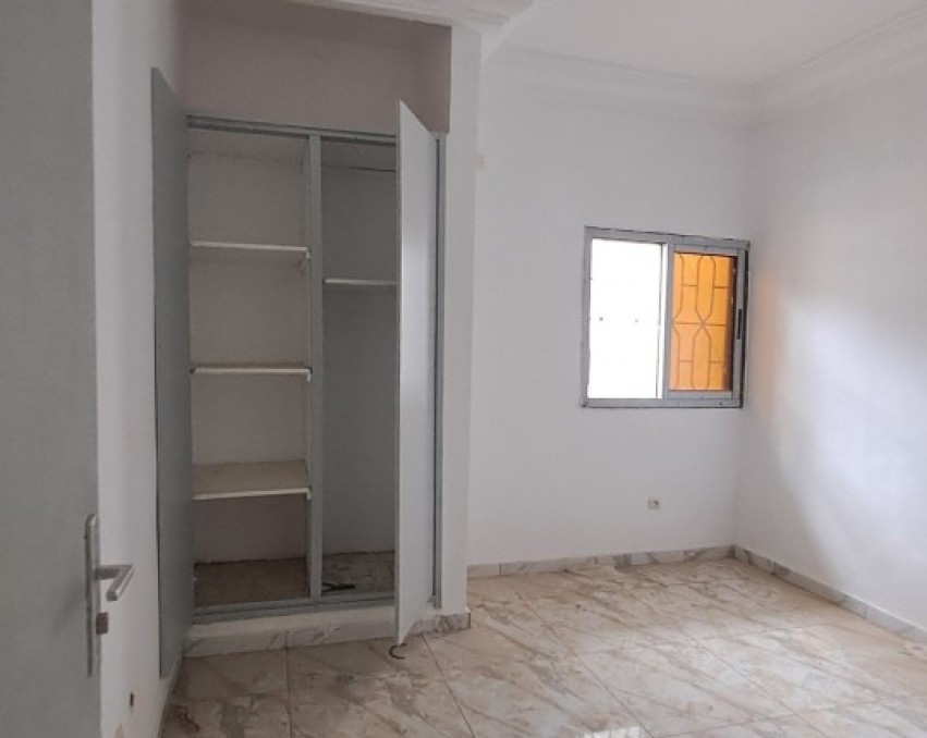 2 CHAMBRES SALON A LOUER ABIDJAN COCODY RIVIERA FAYA SECTEUR CITÉ SIR