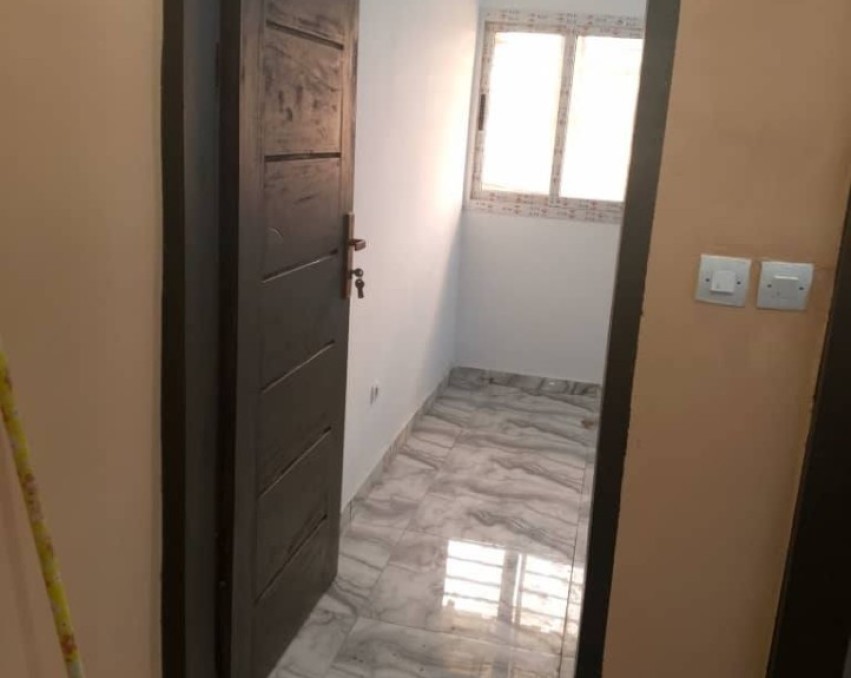 1 CHAMBRE SALON A LOUER ABIDJAN Cocody 2 plateaux garage