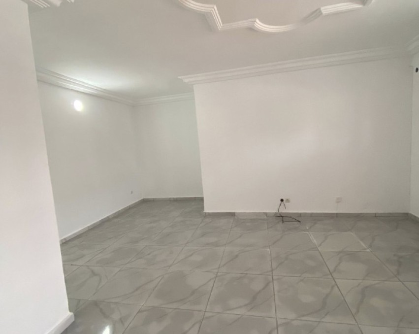 2 CHAMBRES SALON A LOUER ABIDJAN Cocody Faya secteur winner chapelle