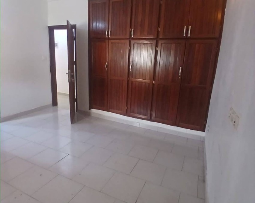 2 CHAMBRES SALON A LOUER ABIDJAN BINGERVILLE DERRIÈRE LE SUPERMARCHÉ BON PRIX