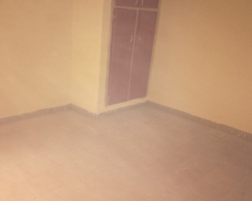 1 CHAMBRE SALON A LOUER ABIDJAN abobo n dotré par le stade olympique sur la voie y 4