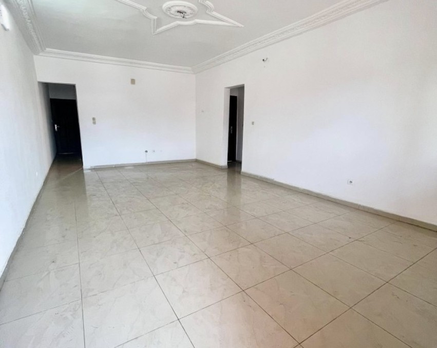 2 CHAMBRES SALON A LOUER ABIDJAN Cocody Angré 8e tranche, zone bitumée