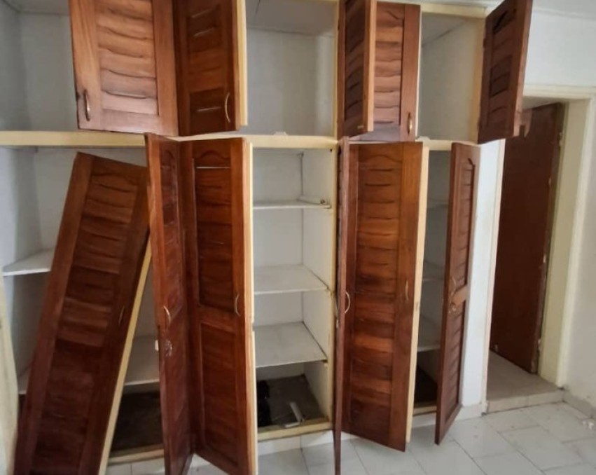 STUDIO A LOUER ABIDJAN Cocody Riviera palmeraie zone pharmacie mart Robin