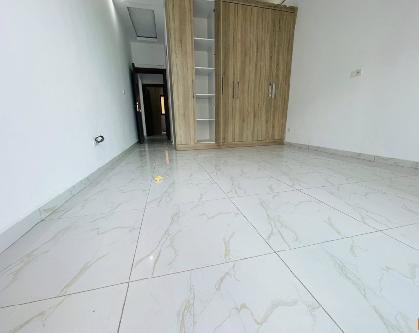 2 CHAMBRES SALON A LOUER ABIDJAN Cocody  Riviera faya route abatta