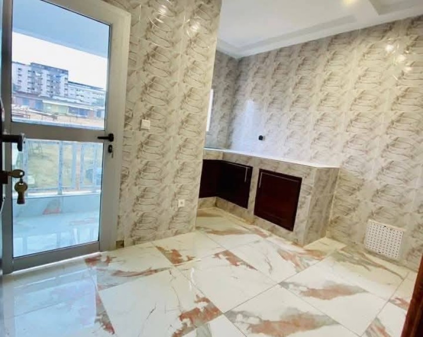 2 CHAMBRES SALON A LOUER ABIDJAN Cocody Angre chu secteur val d’Oise