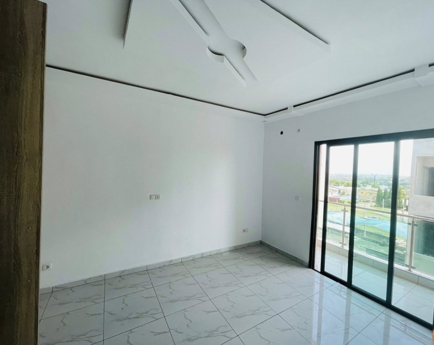 2 CHAMBRES SALON A LOUER ABIDJAN Cocody  Riviera faya route abatta