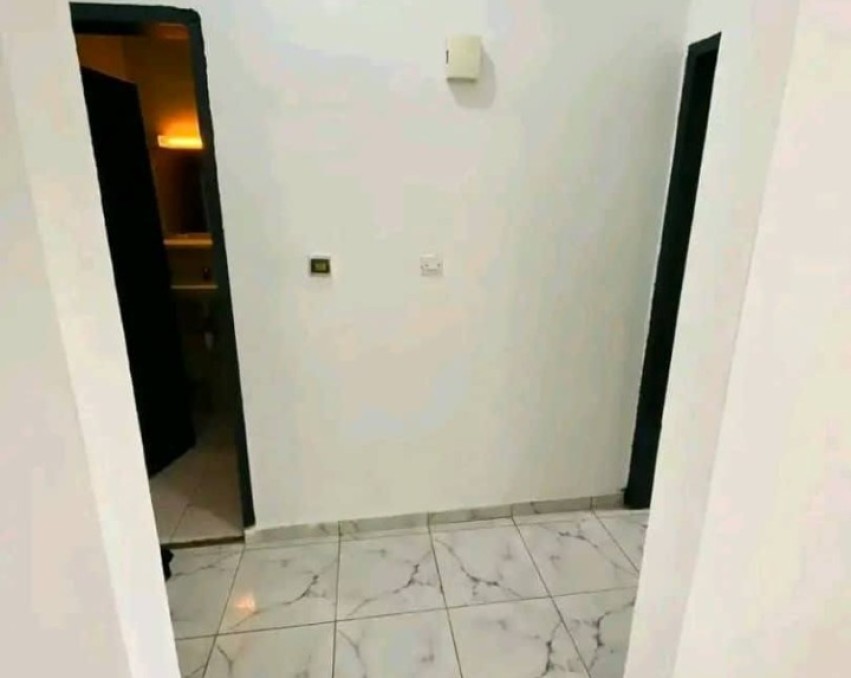 2 CHAMBRES SALON A LOUER ABIDJAN COCODY RIVIERA FAYA SUR LA ROUTE D'ABATTA NON LOIN DU FEU DU SUPERMARCHÉ AB CENTER