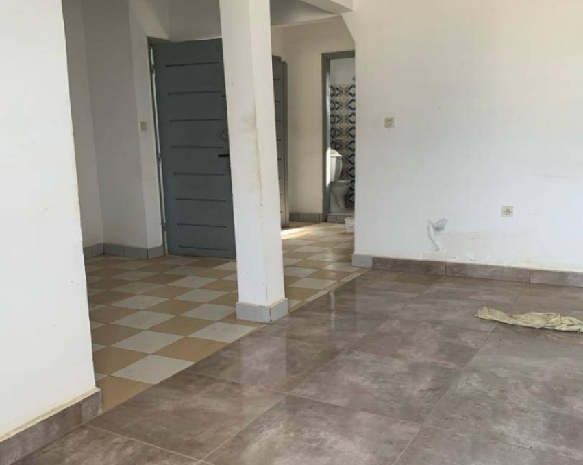 1 CHAMBRE SALON A LOUER ABIDJAN Cocody Riviera faya carrefour winer chapelle