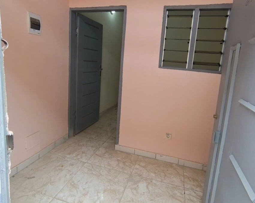 1 CHAMBRE SALON A LOUER ABIDJAN bingerville