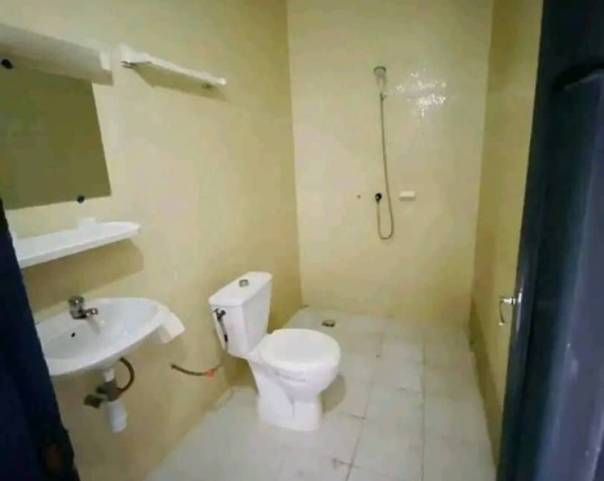2 CHAMBRES SALON A LOUER ABIDJAN COCODY RIVIERA FAYA SUR LA ROUTE D'ABATTA NON LOIN DU FEU DU SUPERMARCHÉ AB CENTER