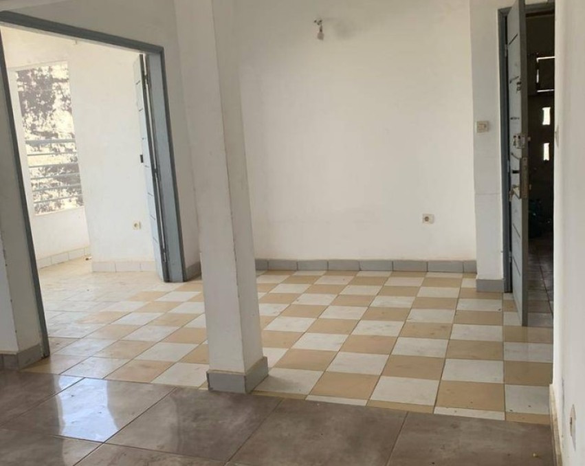 1 CHAMBRE SALON A LOUER ABIDJAN Cocody Riviera faya carrefour winer chapelle