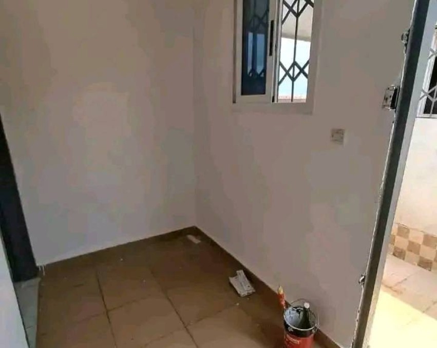1 CHAMBRE SALON A LOUER ABIDJAN bingerville au carrefour château